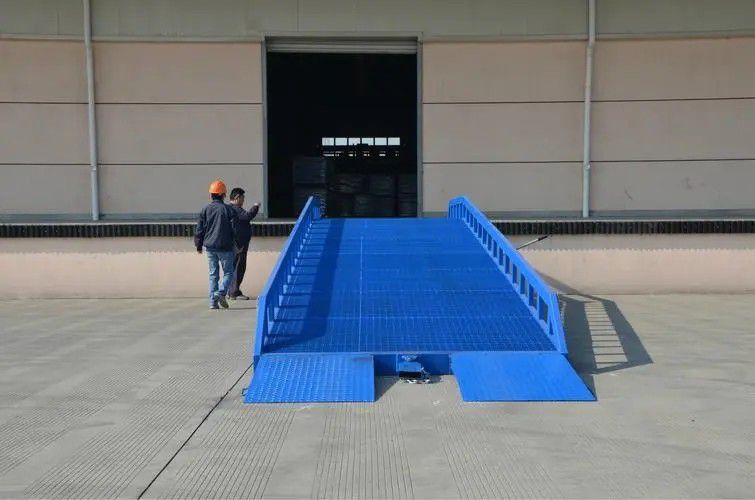 乌尔姆移动式液压登车桥